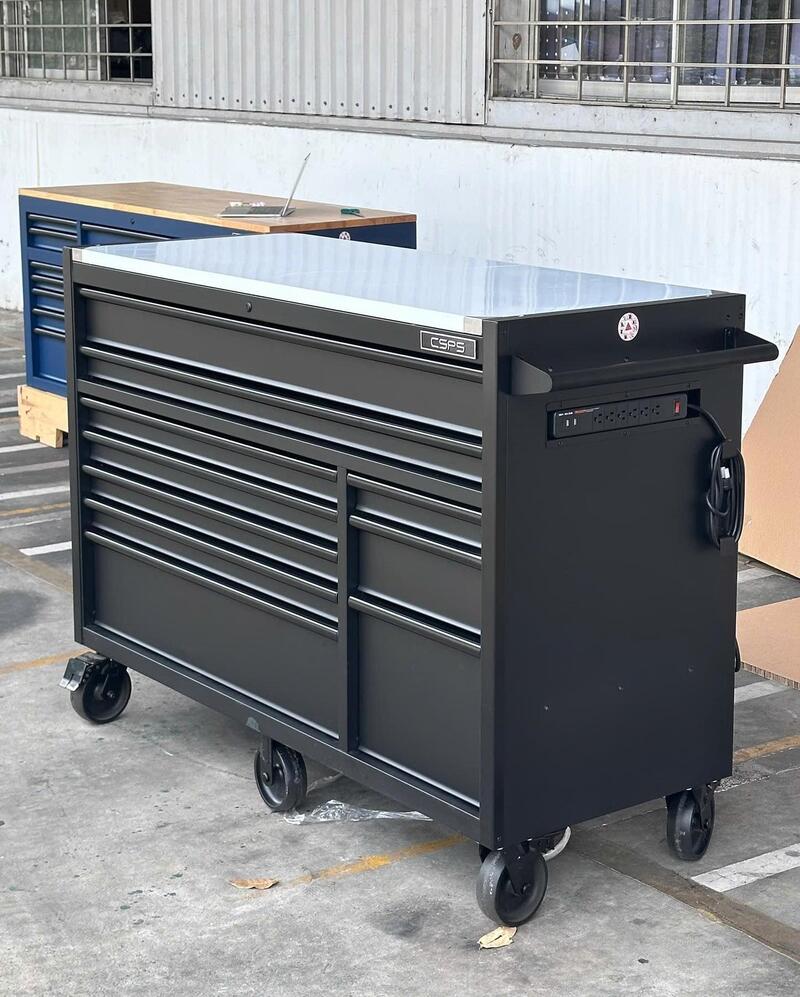 Vì Sao Tủ Dụng Cụ CSPS 10 Hộc Kéo Mặt Inox Là Lựa Chọn Đáng Cân Nhắc?